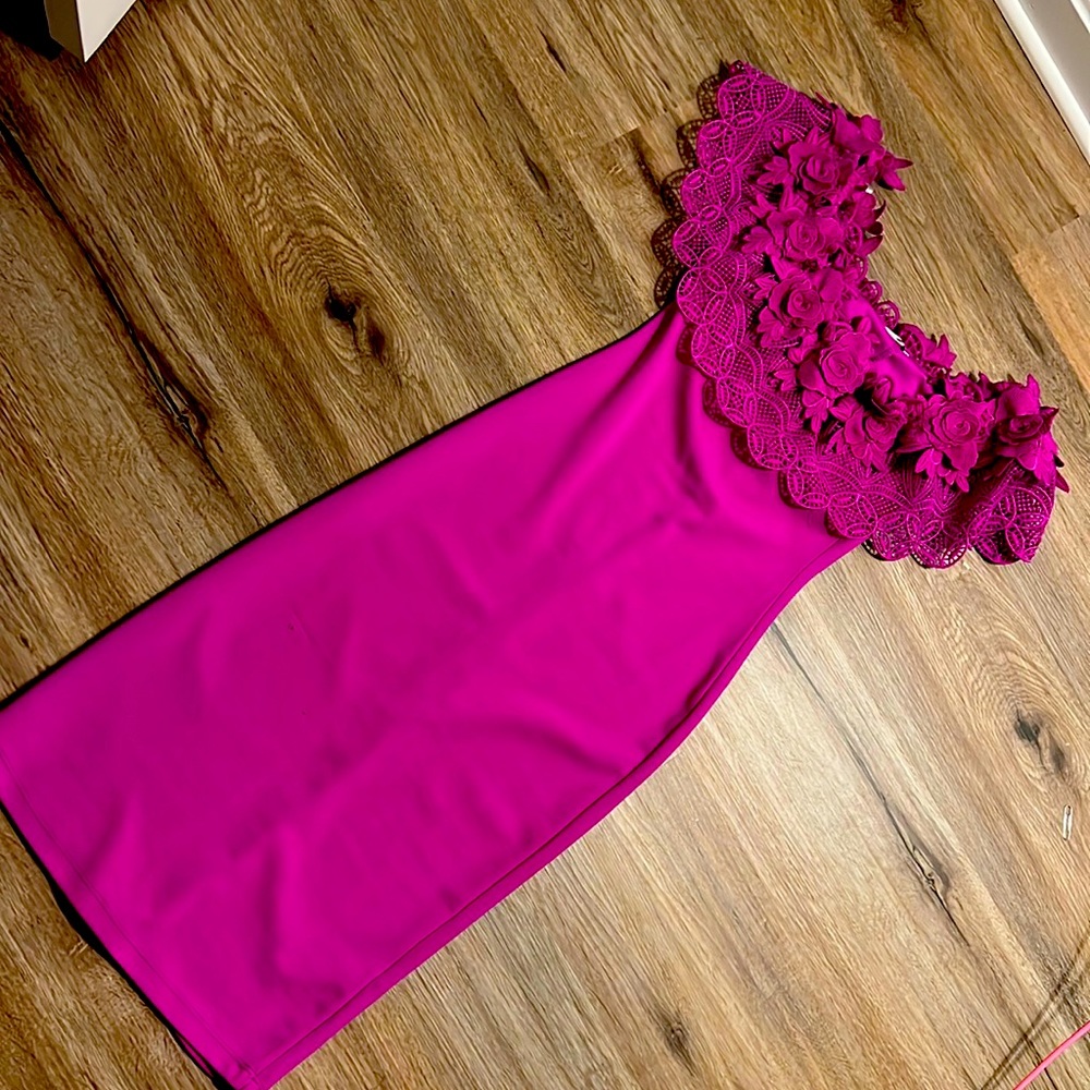 MAGENTA FLOWERY ELEGANT DRESS! 💐